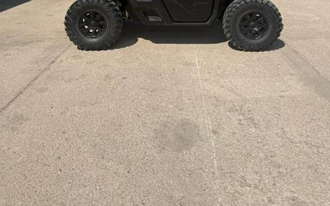 2023 Can-Am Defender Limited