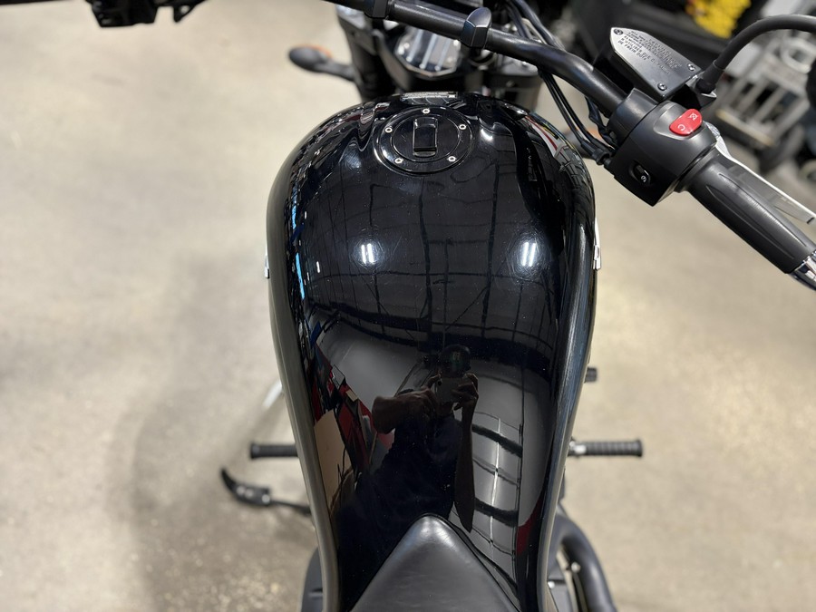 2014 VICTORY Hammer 8Ball Black