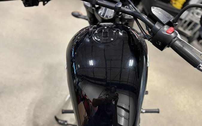 2014 VICTORY Hammer 8Ball Black