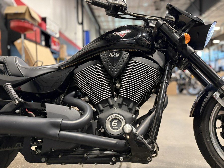 2014 VICTORY Hammer 8Ball Black