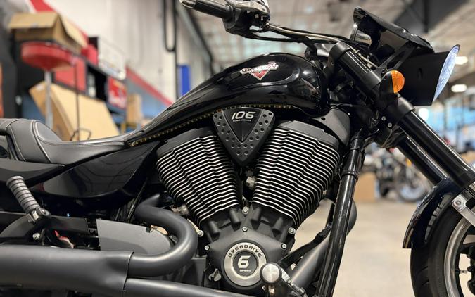 2014 VICTORY Hammer 8Ball Black