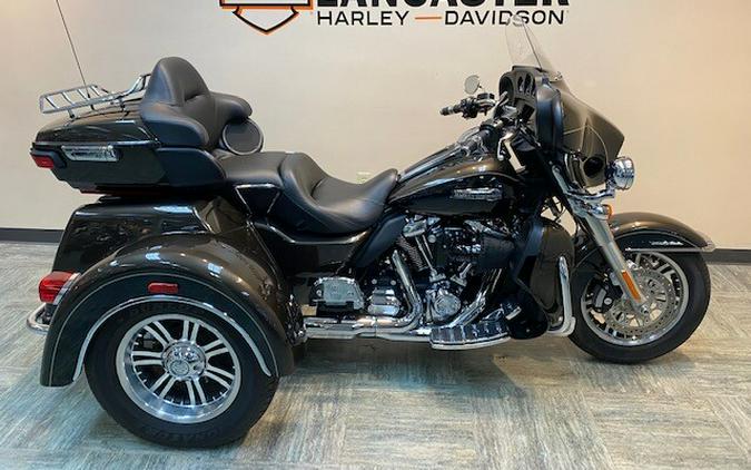 2020 Harley-Davidson Tri Glide Ultra River Rock Gray/Vivid Black FLHTCUTG