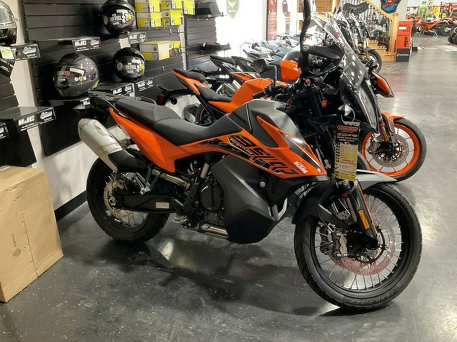 2022 KTM Adventure 890