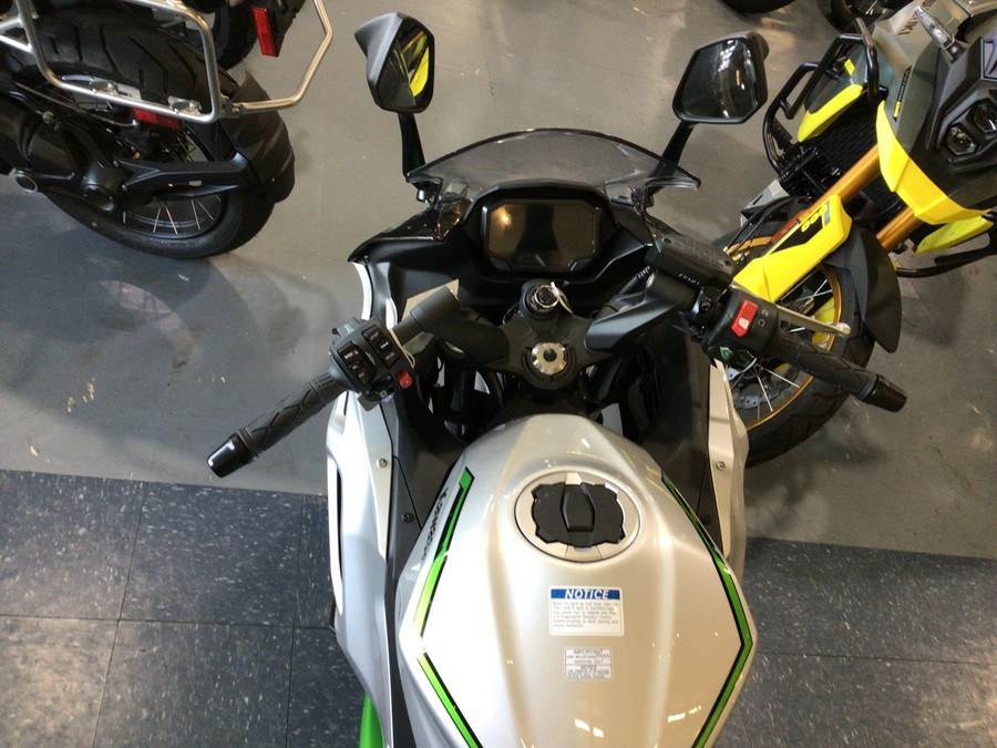 2024 Kawasaki Ninja 7 Hybrid ABS