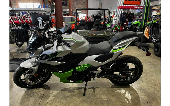 2024 Kawasaki Z7 HYBRID ABS