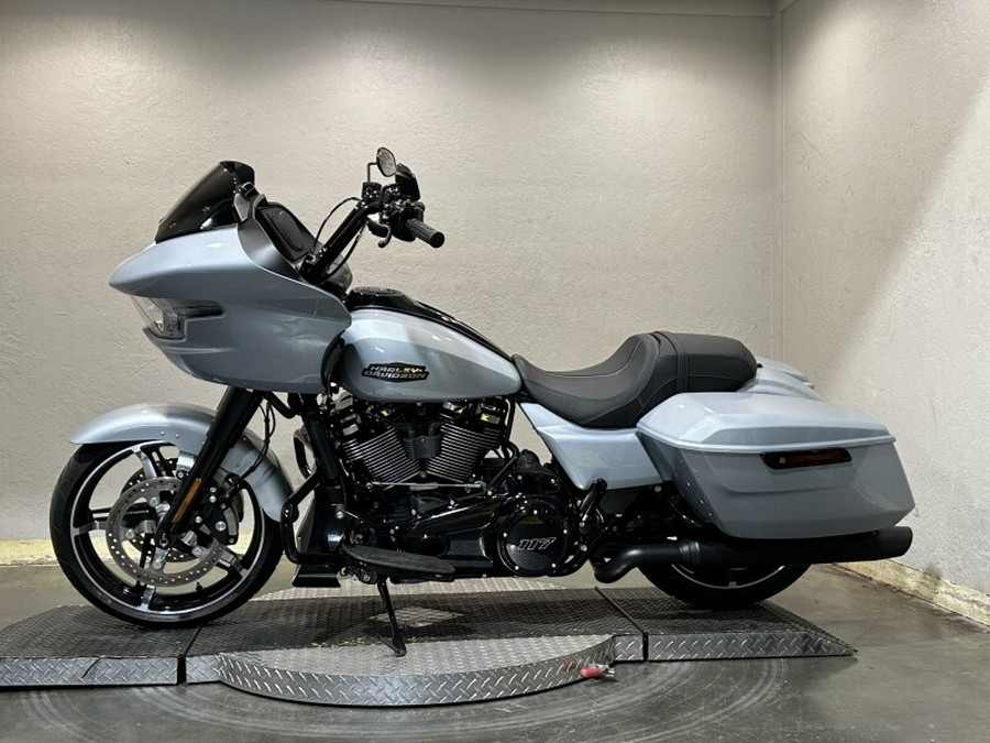 Harley-Davidson Road Glide™ 2024 FLTRX 84476781 ATLAS SLV MTLIC