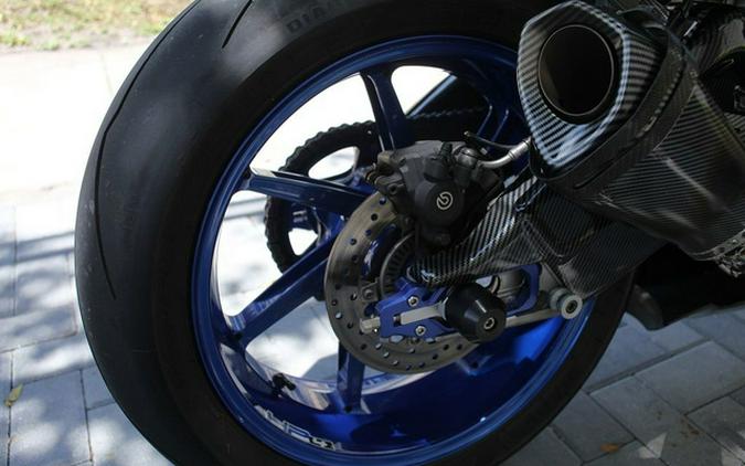 2013 BMW HP4