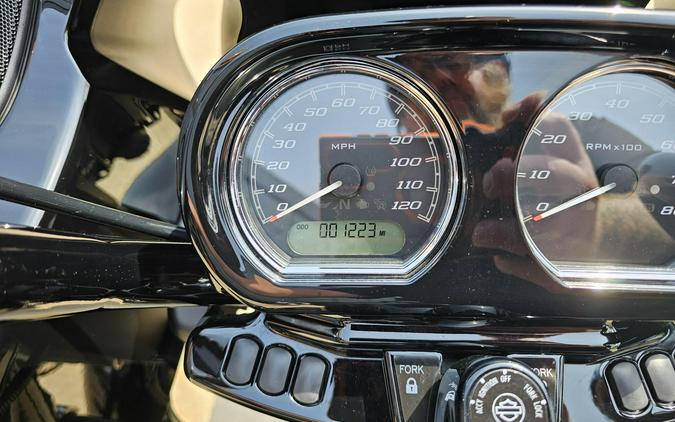 FLTRT 2023 Road Glide 3