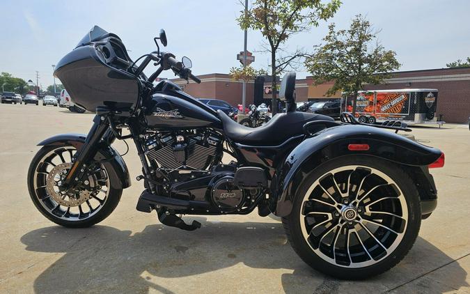 FLTRT 2023 Road Glide 3
