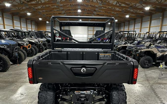 2024 Can-Am® Defender DPS HD9 Timeless Black