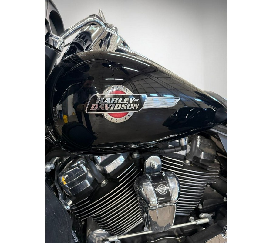 2023 Harley-Davidson Tri-Glide Ultra Classic FLHTCUTG