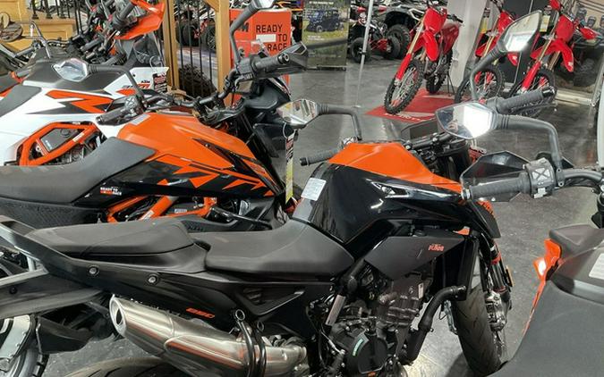 2022 KTM Duke 890