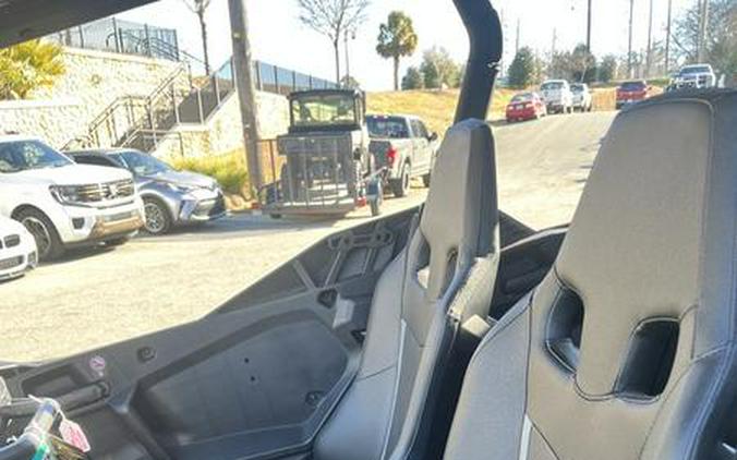 2025 Can-Am® Commander MAX XT 700