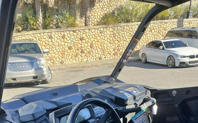 2025 Can-Am® Commander MAX XT 700