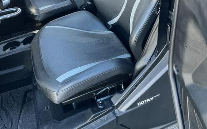 2025 Can-Am® Commander MAX XT 700