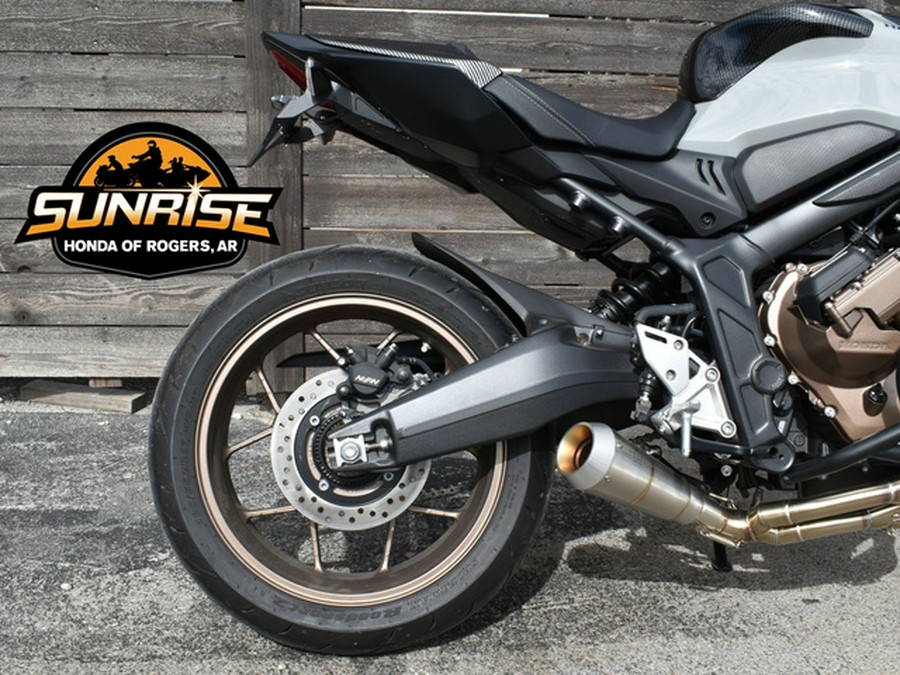 2025 Honda CB650 E-CLUTCH