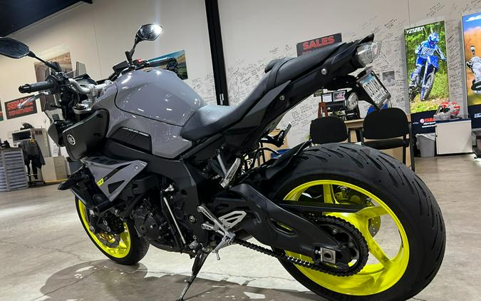 2017 Yamaha FZ 10