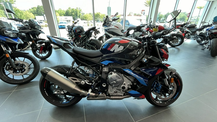 2024 BMW M 1000 R