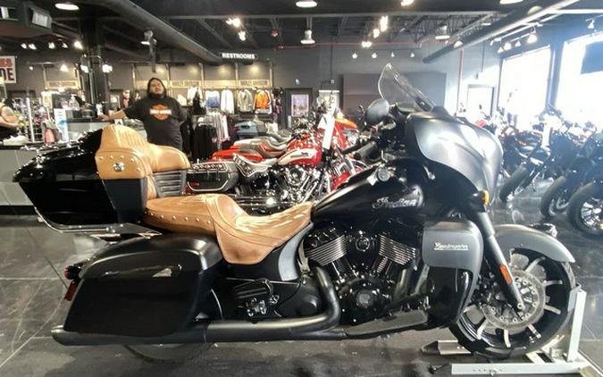 2021 Indian Roadmaster Dark Horse Thunder Black Smoke