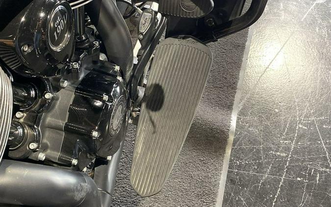 2021 Indian Roadmaster Dark Horse Thunder Black Smoke