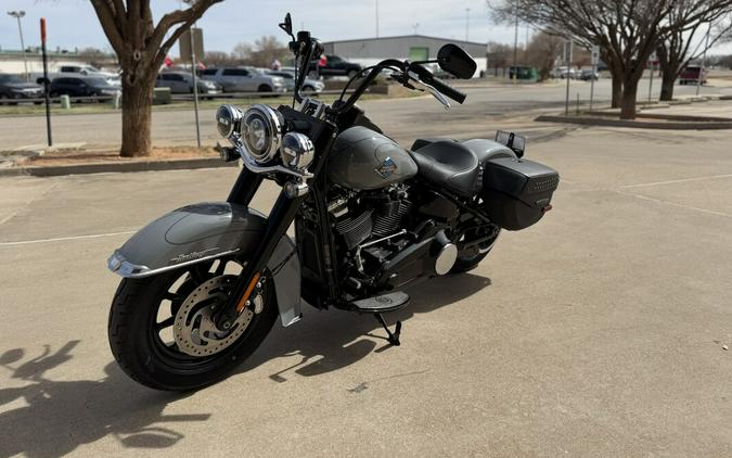 2026 Harley-Davidson® Heritage Classic Dark Billiard Gray Black Cast Wheels