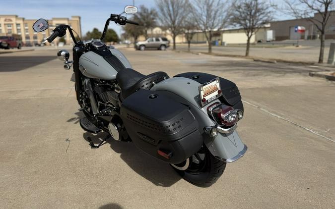 2026 Harley-Davidson® Heritage Classic Dark Billiard Gray Black Cast Wheels