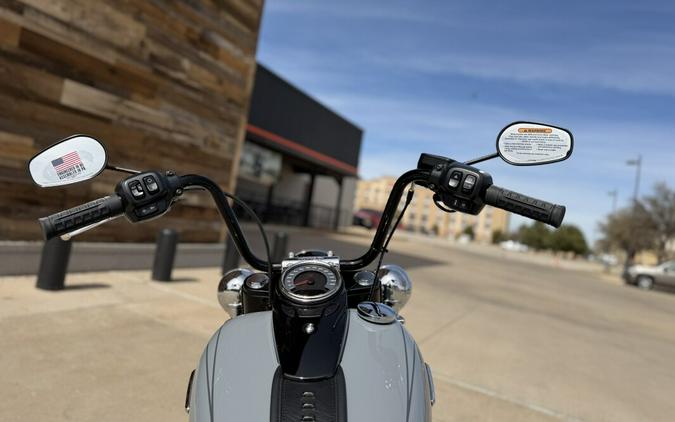 2026 Harley-Davidson® Heritage Classic Dark Billiard Gray Black Cast Wheels