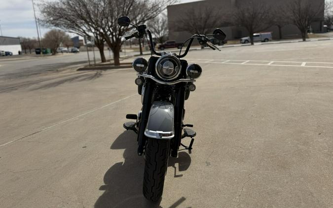 2026 Harley-Davidson® Heritage Classic Dark Billiard Gray Black Cast Wheels