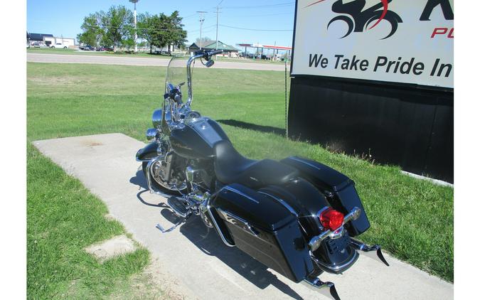 2010 Harley-Davidson® ROAD KING