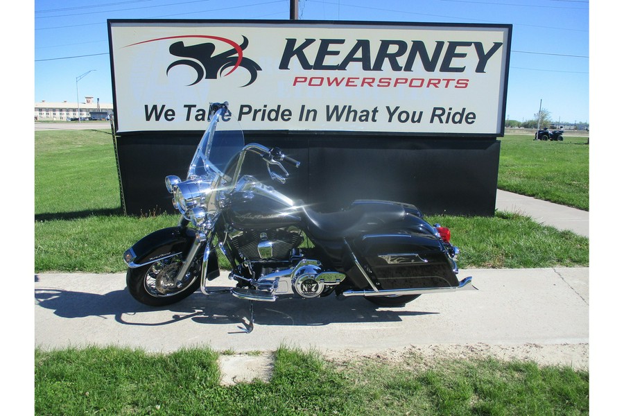 2010 Harley-Davidson® ROAD KING