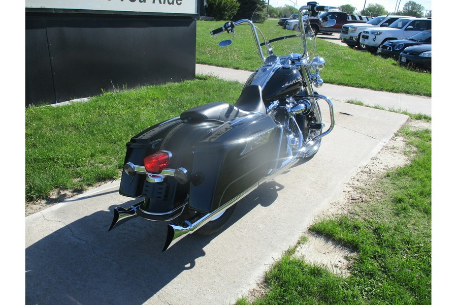2010 Harley-Davidson® ROAD KING