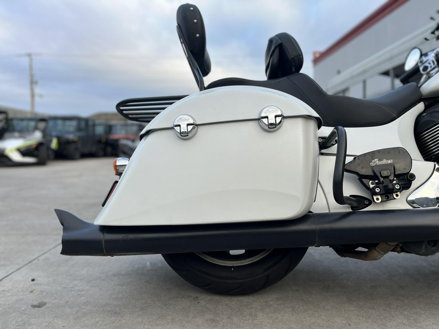 2017 Indian Motorcycle CHIEFTAIN PEARL WHITE SMOKE CAL Base