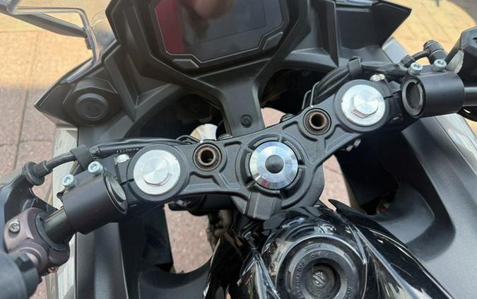2021 Kawasaki Ninja 650 Metallic Graphite Gray/Metallic Spark Black Metallic Graphite GrayMetallic Spark B