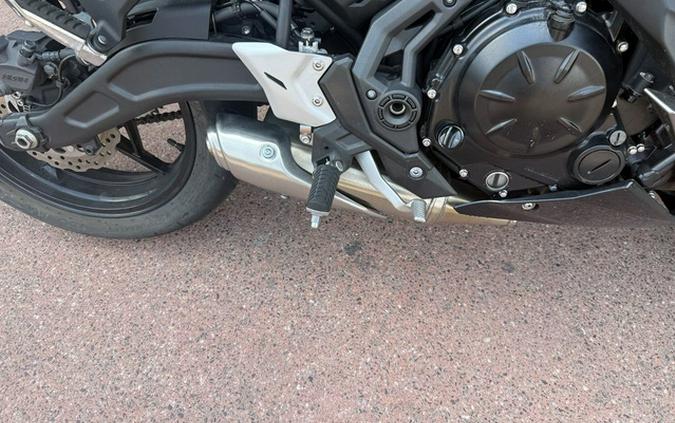 2021 Kawasaki Ninja 650 Metallic Graphite Gray/Metallic Spark Black Metallic Graphite GrayMetallic Spark B