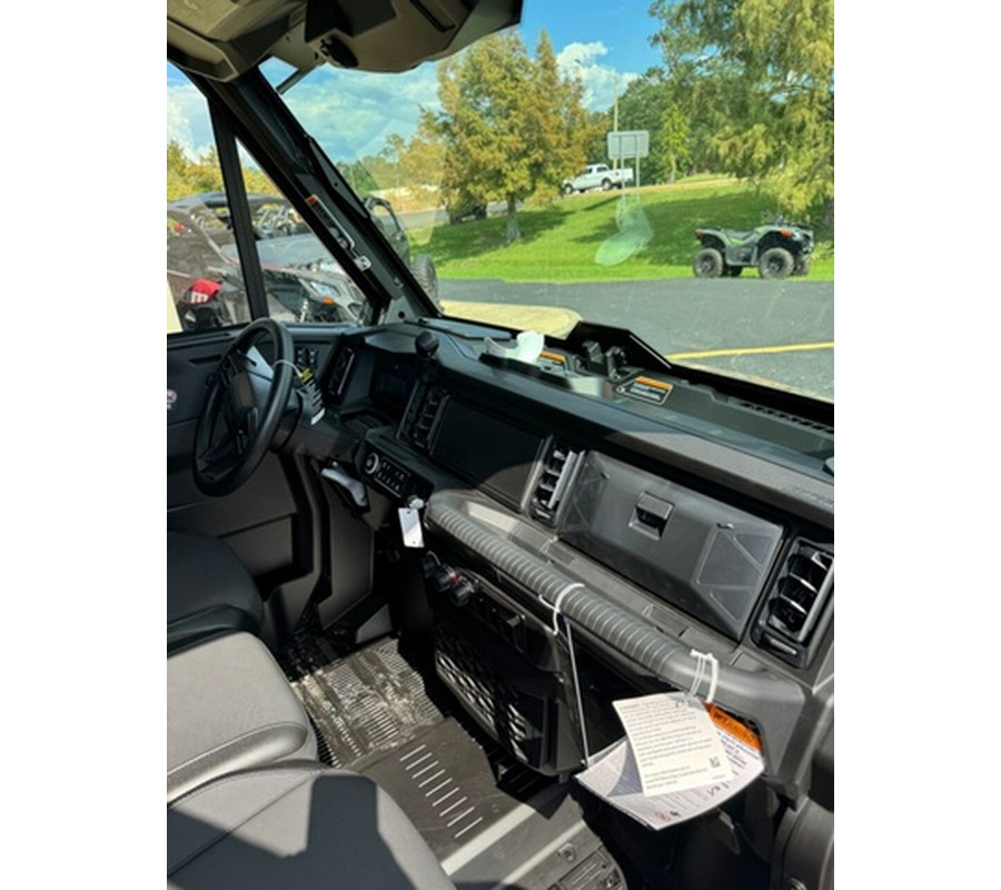 2026 Can-Am Defender MAX XT CAB HD11