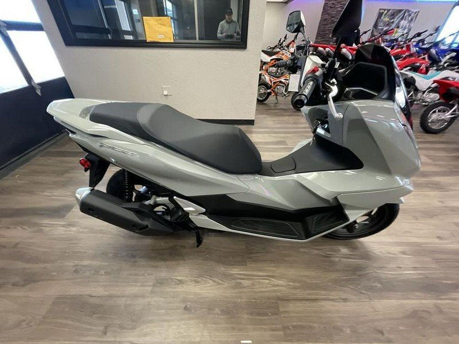 2025 Honda® PCX