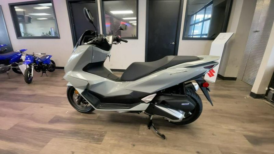 2025 Honda® PCX