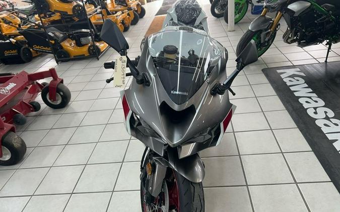 2025 Kawasaki NINJA ZX -6R ABS PEARL ROBOTIC WHITE/GRAPHITE GRAY