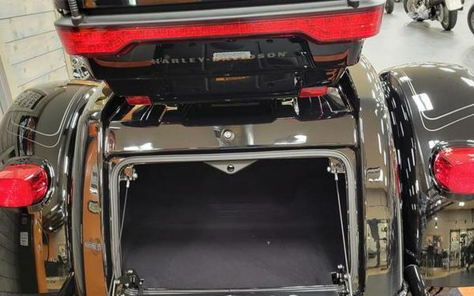 2025 Harley-Davidson® FLHTCUTG - Tri Glide® Ultra