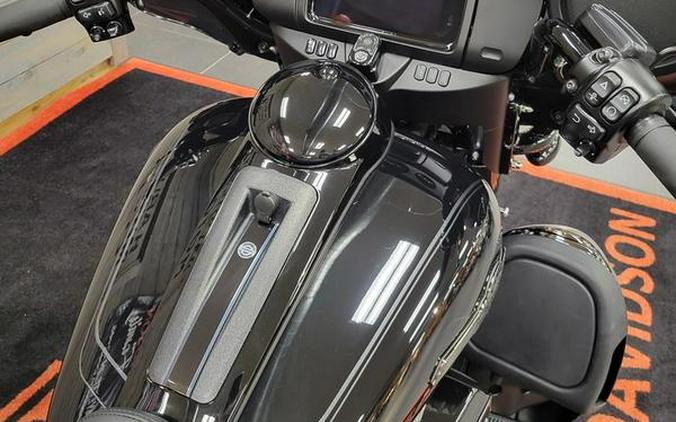 2025 Harley-Davidson® FLHTCUTG - Tri Glide® Ultra