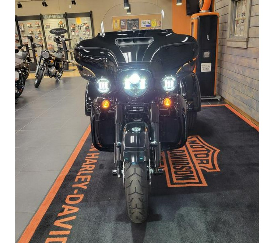 2025 Harley-Davidson® FLHTCUTG - Tri Glide® Ultra
