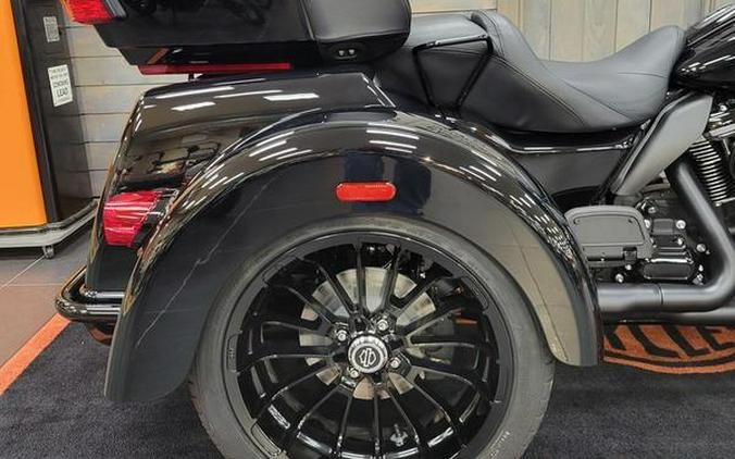 2025 Harley-Davidson® FLHTCUTG - Tri Glide® Ultra