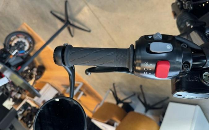 2025 Triumph Bonneville Bobber