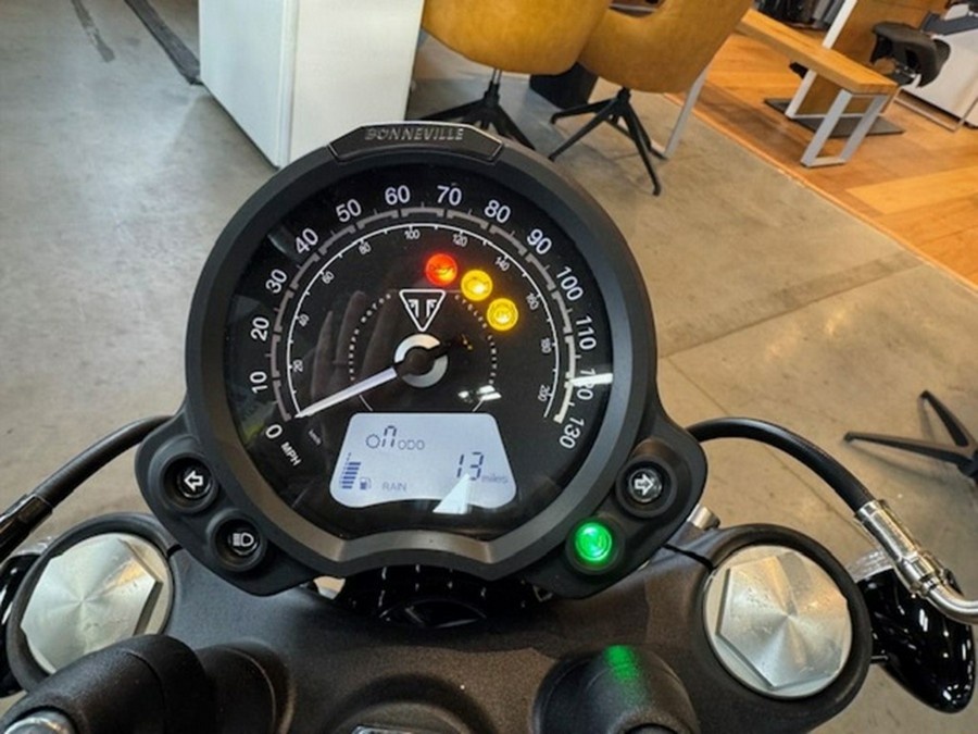 2025 Triumph Bonneville Bobber