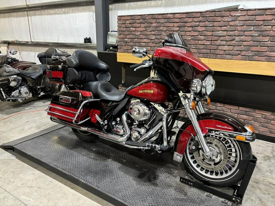 2010 Harley-Davidson® FLHTCU - Ultra Classic® Electra Glide