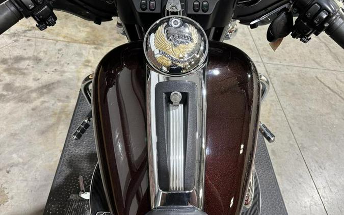 2010 Harley-Davidson® FLHTCU - Ultra Classic® Electra Glide