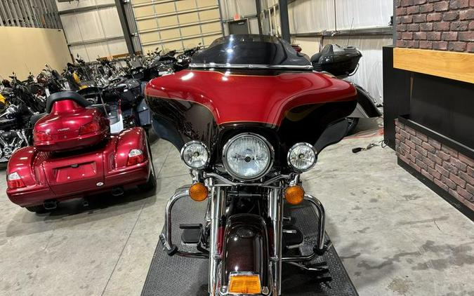 2010 Harley-Davidson® FLHTCU - Ultra Classic® Electra Glide