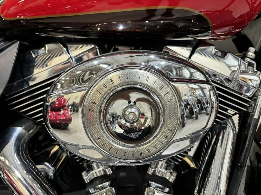 2010 Harley-Davidson® FLHTCU - Ultra Classic® Electra Glide