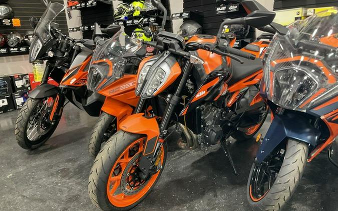 2022 KTM Duke 890 GP