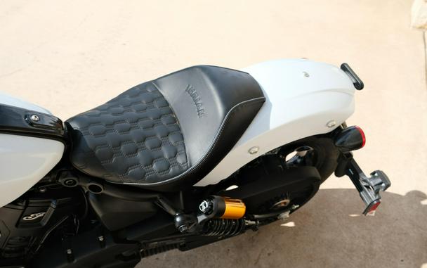 2025 INDIAN MOTORCYCLE 101 SCOUT WHITE MTLC WGRFX TEC